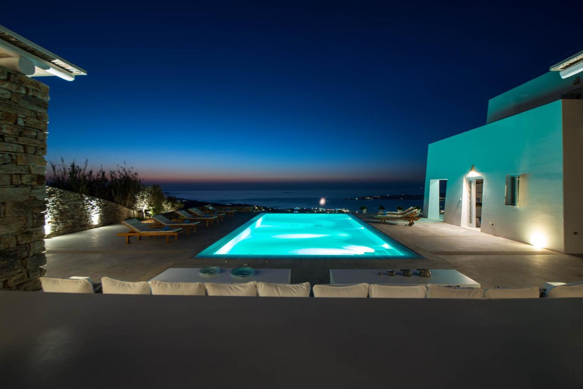 Tluxuryvilla Parikia  Exterior photo