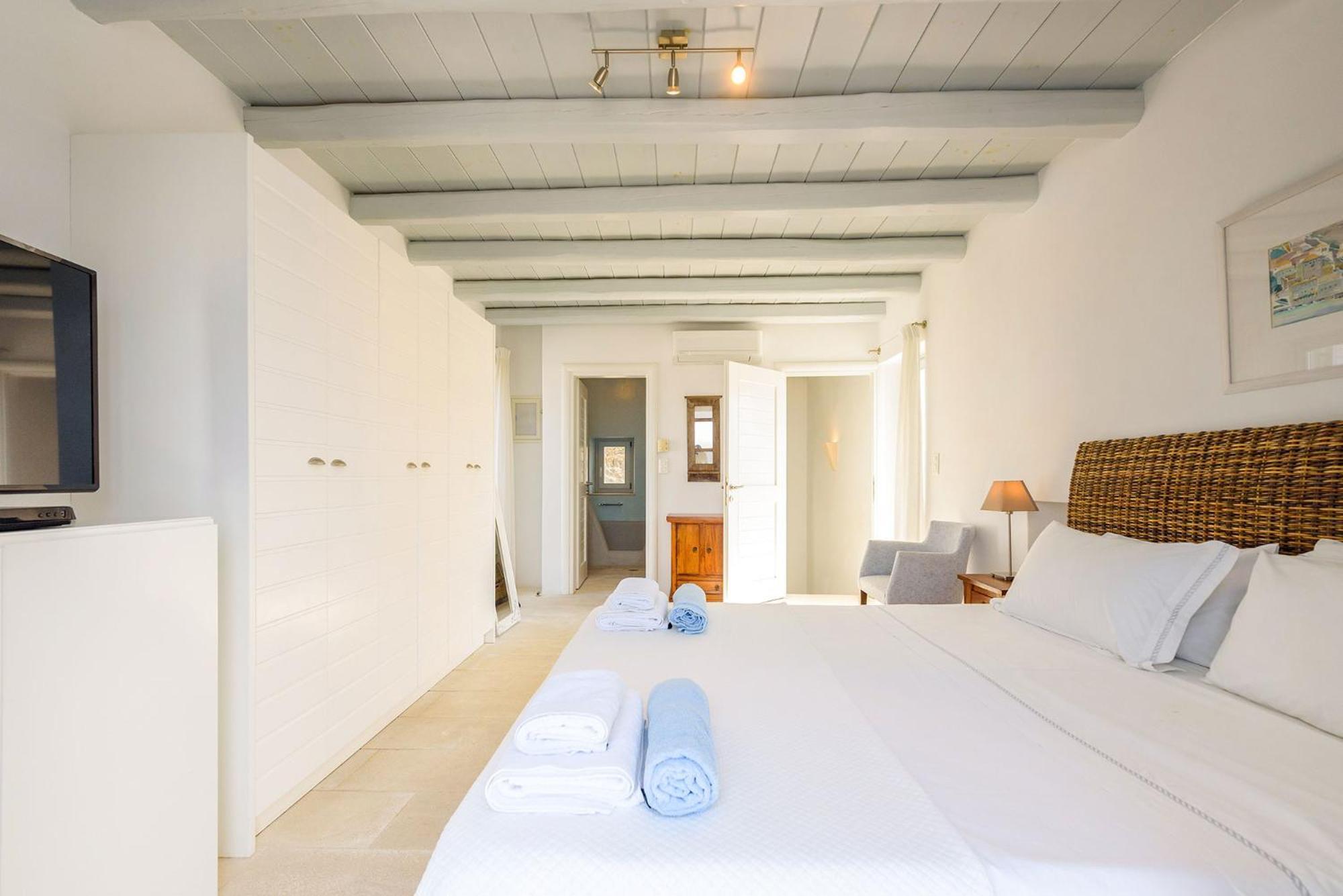 Tluxuryvilla Parikia  Exterior photo