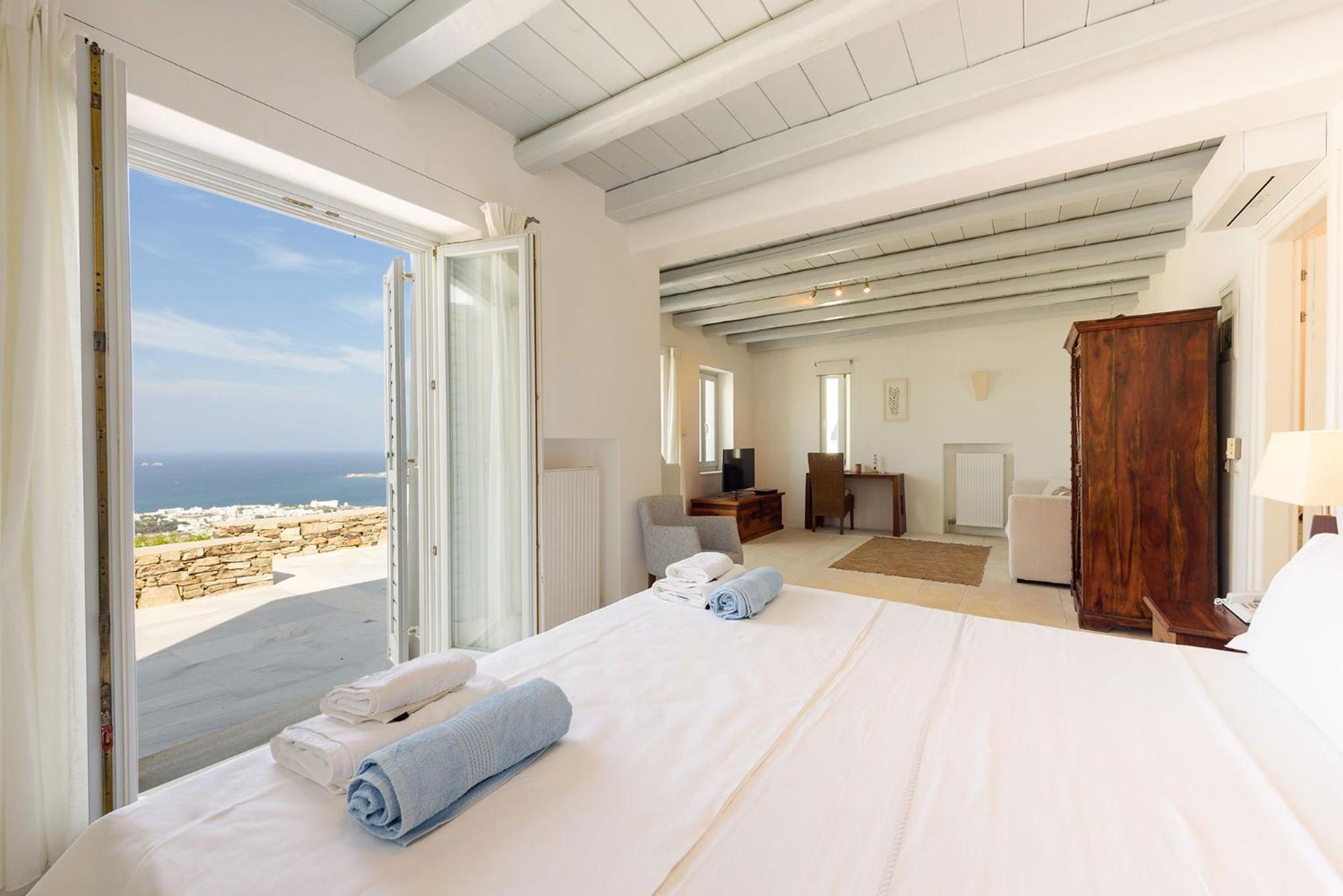 Tluxuryvilla Parikia  Exterior photo