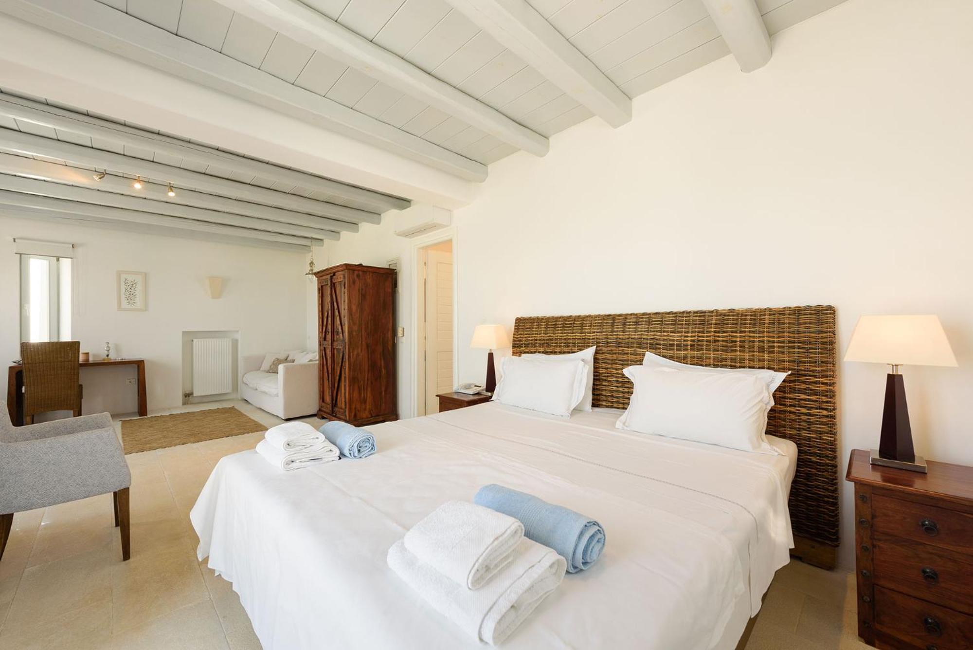 Tluxuryvilla Parikia  Exterior photo