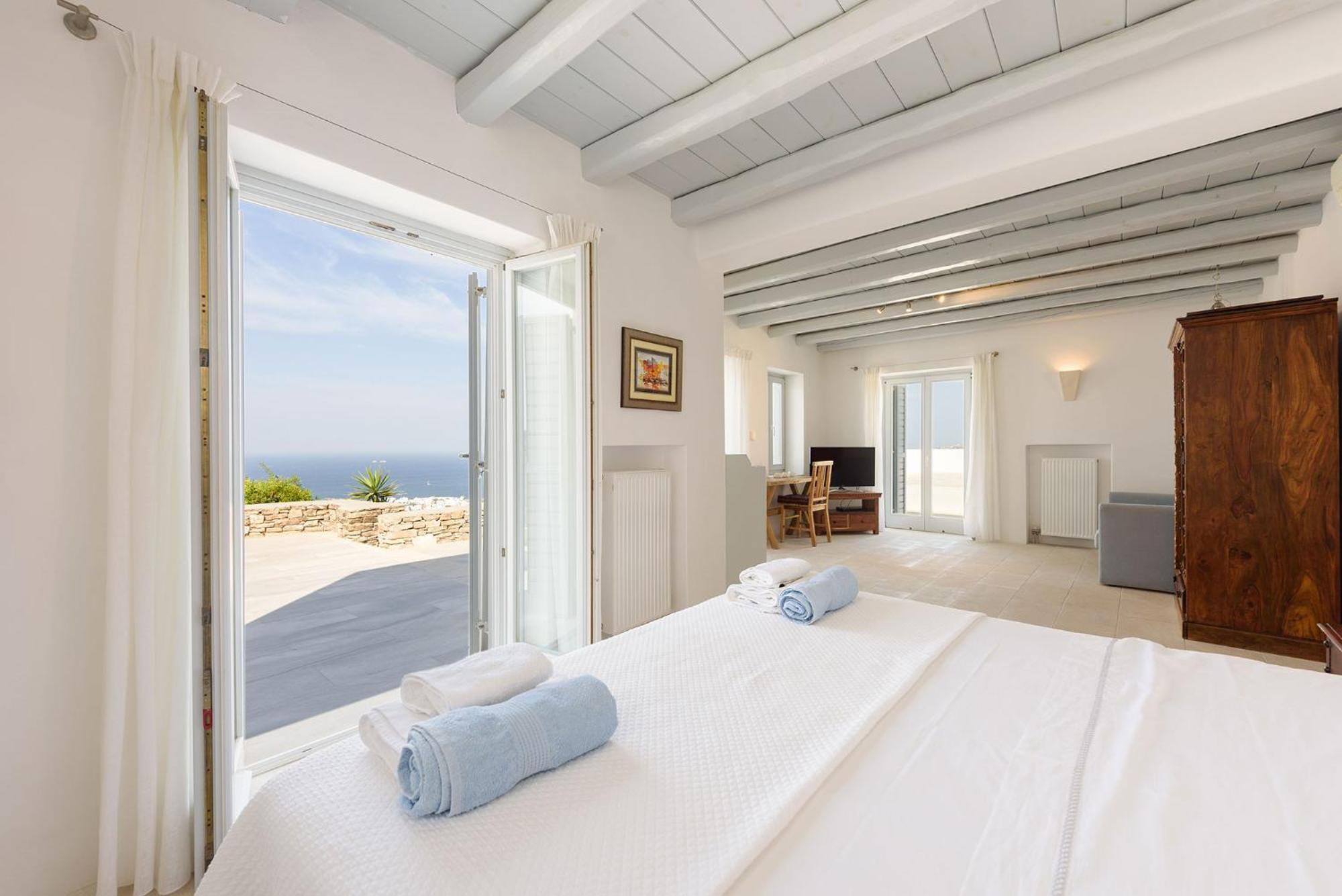 Tluxuryvilla Parikia  Exterior photo